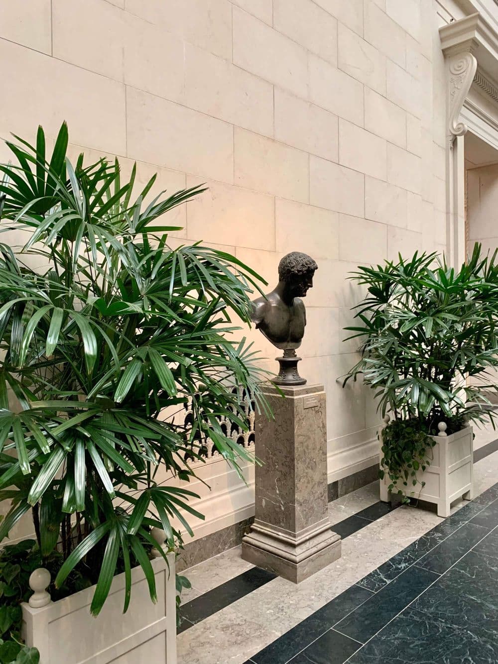 Monument in The National Gallery of Art.